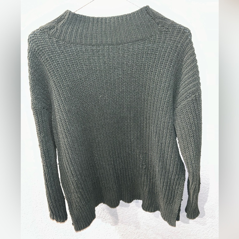 American Eagle sweater